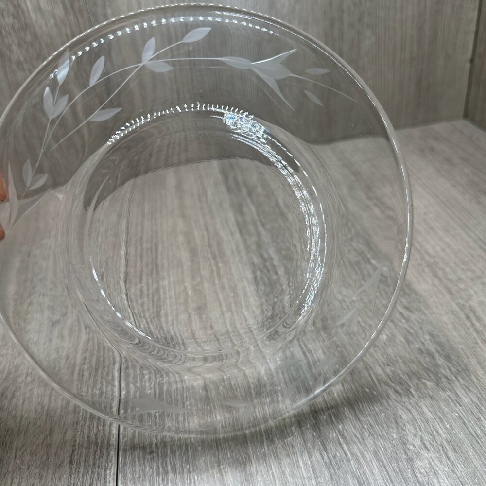 Vintage Clear Glass Bowl & Plate Set with Etched Leaf Vine Elegant Design - Picture 5 of 10